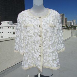 Sarah ivory embroidered button down blouse L